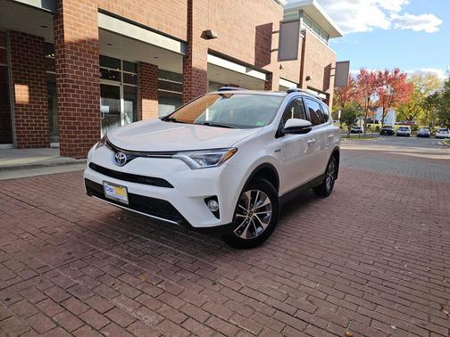 2016 Toyota RAV4 Hybrid XLE