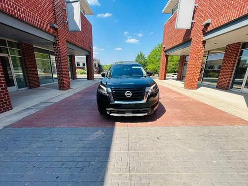 Super Black 2023 Nissan Pathfinder SL 4WD