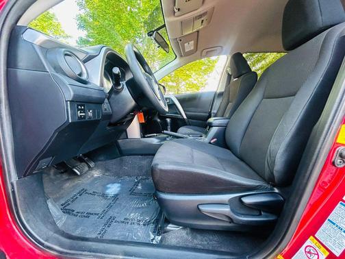 Barcelona Red Metallic 2016 Toyota RAV4 LE