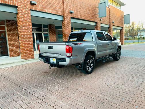 2017 Toyota Tacoma SR5