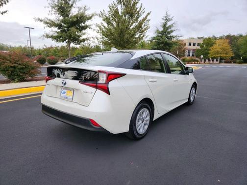 2019 Toyota Prius LE