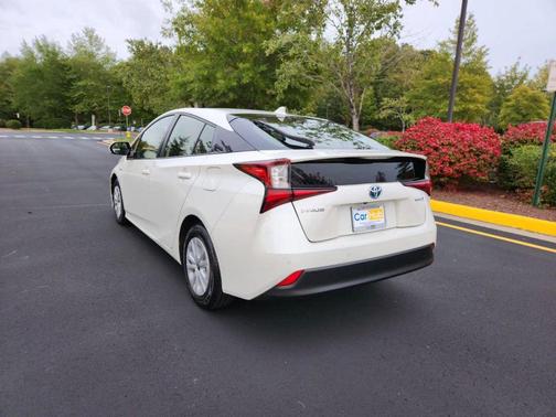 2019 Toyota Prius LE
