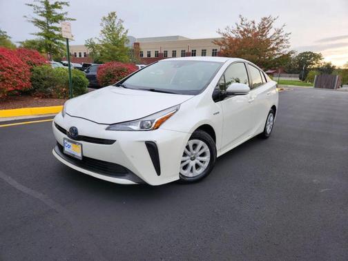2019 Toyota Prius LE