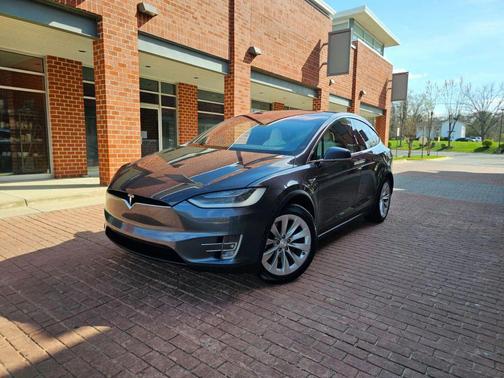 Gray 2019 Tesla Model X 75D