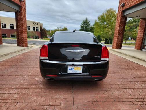 2017 Chrysler 300C Base