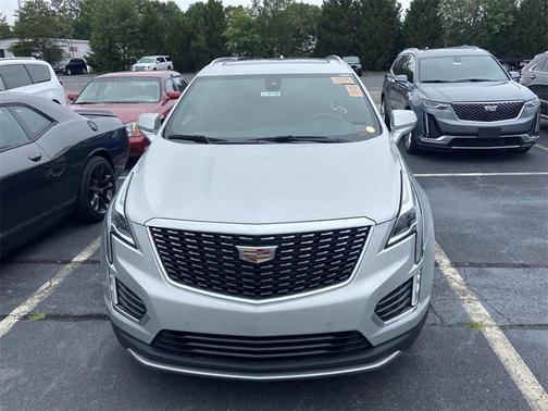 Photo 2 of 3 of 2020 Cadillac XT5 Premium Luxury