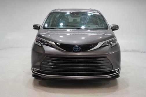 2022 Toyota Sienna Platinum