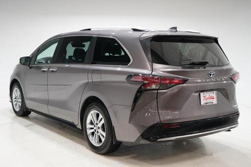 2022 Toyota Sienna Platinum