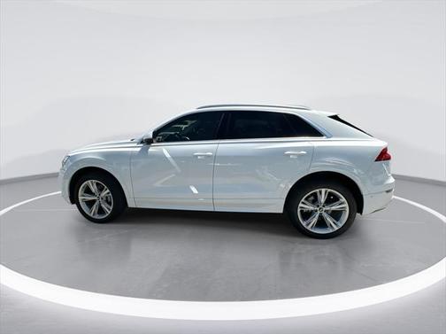 2022 Audi Q8 55 Premium Plus