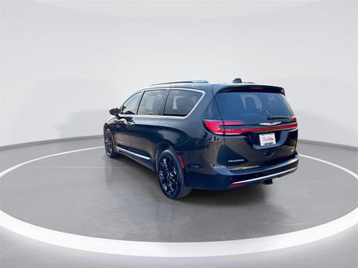 2022 Chrysler Pacifica L
