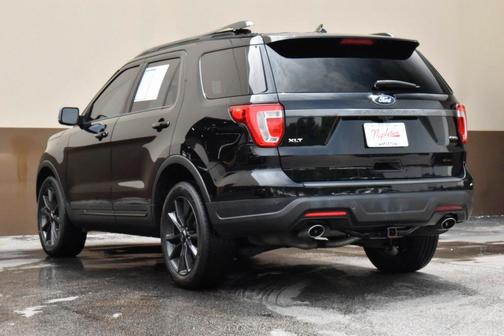 Photo 5 of 22 of 2019 Ford Explorer XLT