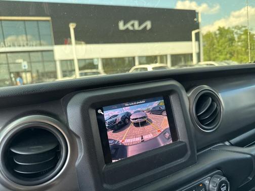 2021 Jeep Gladiator Willys 4x4