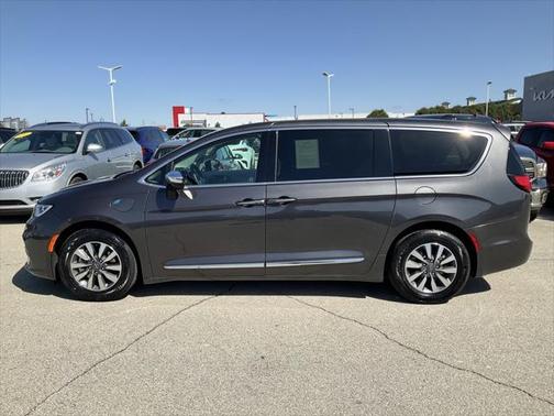 2023 Chrysler Pacifica Hybrid Limited