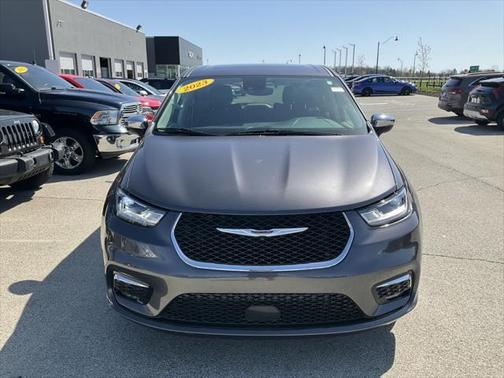2023 Chrysler Pacifica Hybrid Limited