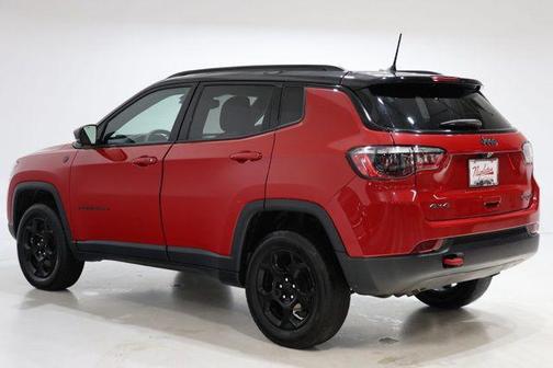 Redline Pearlcoat 2023 Jeep Compass Trailhawk