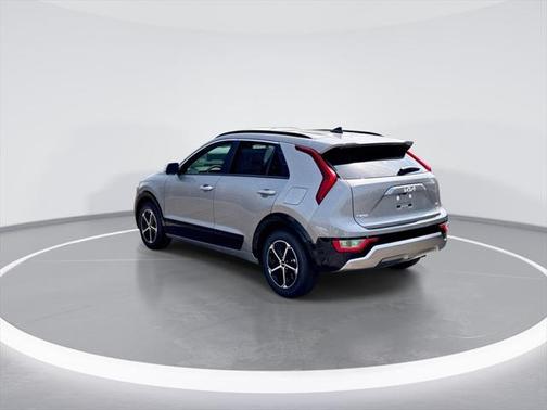 2025 Kia Niro SX