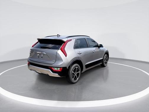 2025 Kia Niro SX