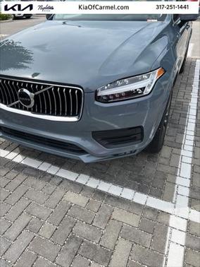 2021 Volvo XC90 T6 Momentum