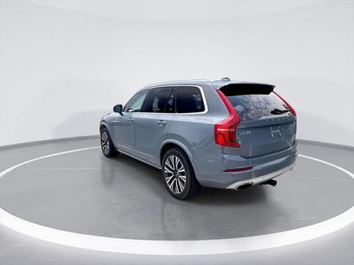 2021 Volvo XC90 T6 Momentum