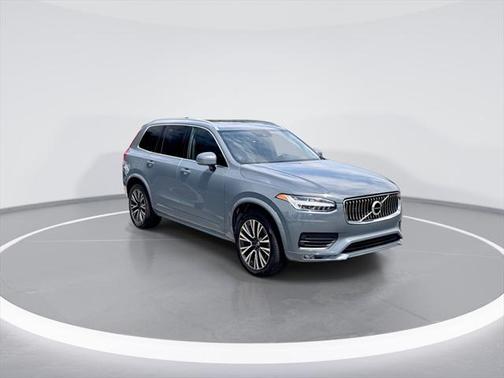 2021 Volvo XC90 T6 Momentum