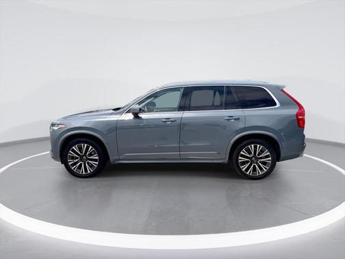 2021 Volvo XC90 T6 Momentum