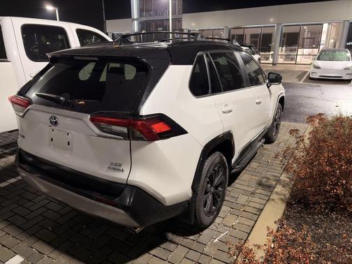 2023 Toyota RAV4 Hybrid SE