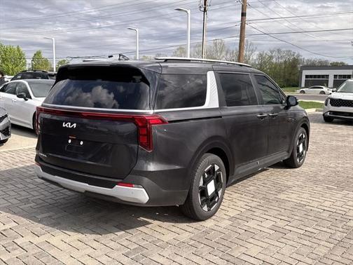 2025 Kia Carnival EX