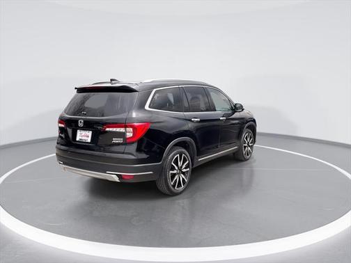 2022 Honda Pilot Touring 8-Passenger