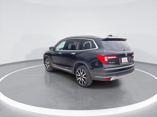 2022 Honda Pilot Touring 8-Passenger