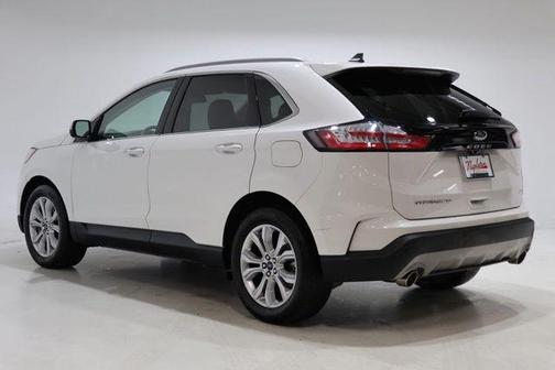 White Metallic 2022 Ford Edge Titanium