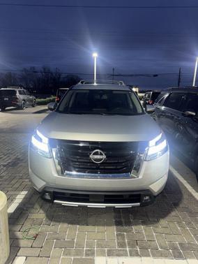 2022 Nissan Pathfinder SL 4WD