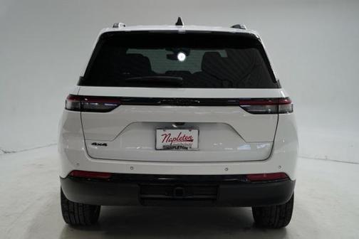 2022 Jeep Grand Cherokee Altitude