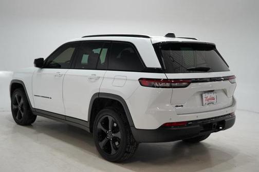 2022 Jeep Grand Cherokee Altitude