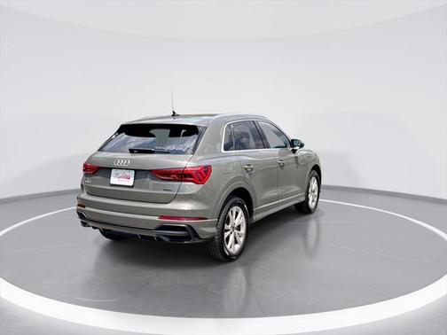 2022 Audi Q3 45 S line Premium