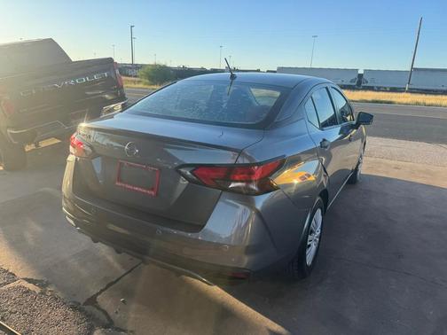 2020 Nissan Versa 1.6 S
