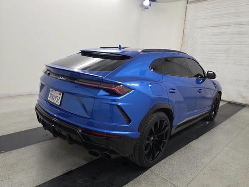 BLUE 2019 Lamborghini Urus
