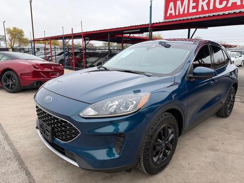 2020 Ford Escape SE