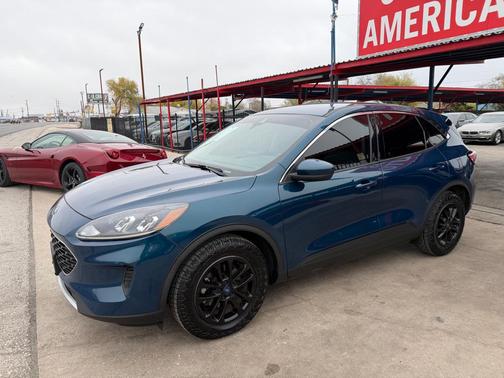 2020 Ford Escape SE