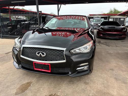 BLACK 2017 INFINITI Q50 Base