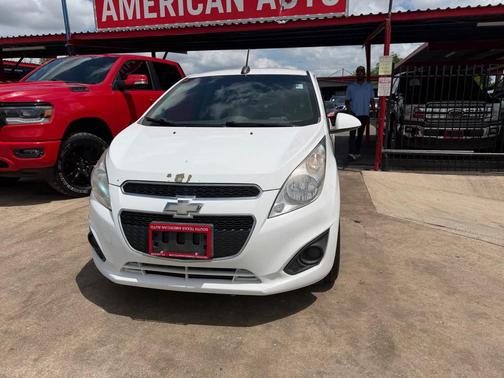 WHITE 2015 Chevrolet Spark 1LT