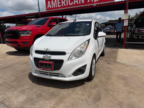WHITE 2015 Chevrolet Spark 1LT