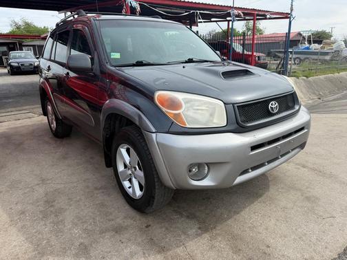 2005 Toyota RAV4 Base