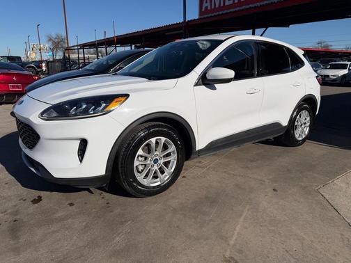 2020 Ford Escape SE