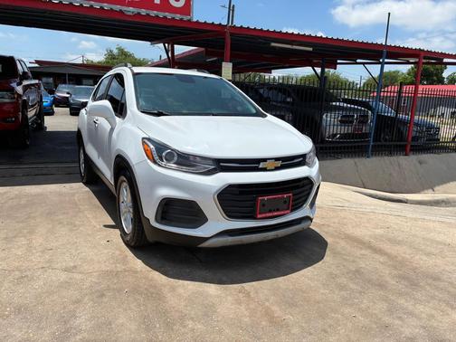 WHITE 2019 Chevrolet Trax LT