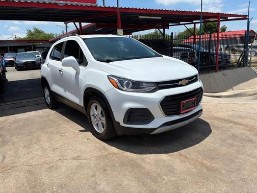 WHITE 2019 Chevrolet Trax LT
