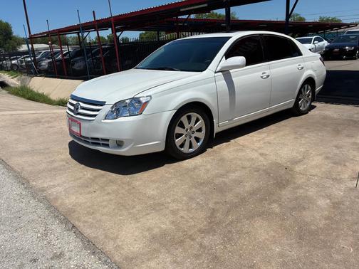 WHITE 2006 Toyota Avalon XL