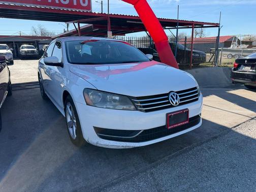 2015 Volkswagen Passat 1.8T Auto SE