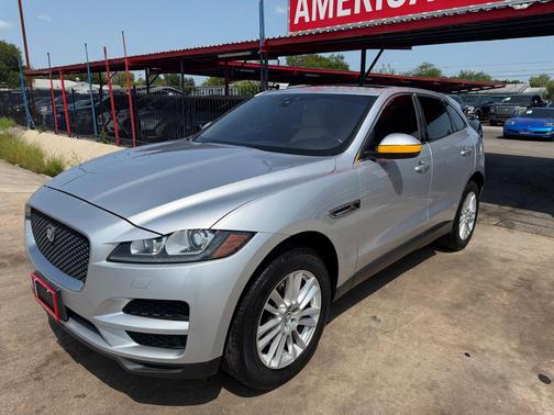 SILVER 2017 Jaguar F-PACE 35t Prestige