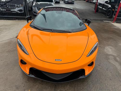 WHITE 2020 McLaren GT