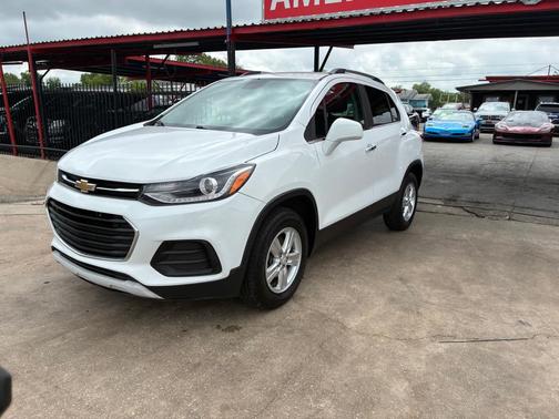 WHITE 2019 Chevrolet Trax LT